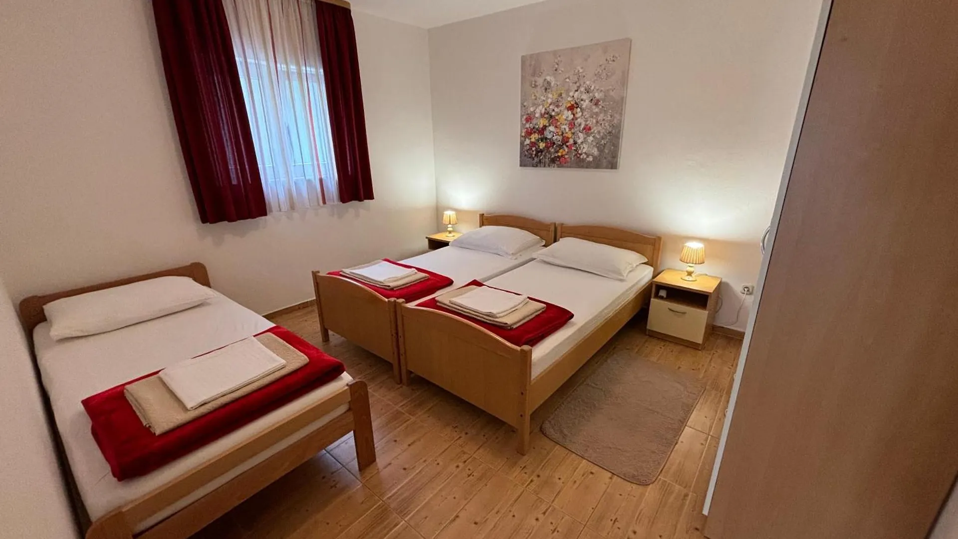 Kristina Apartments 扎达尔