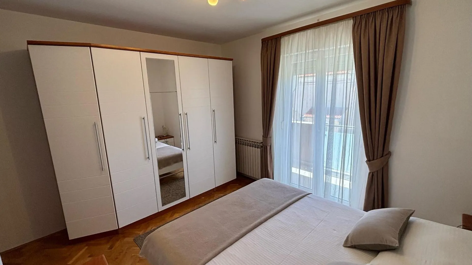Kristina Apartments 扎达尔